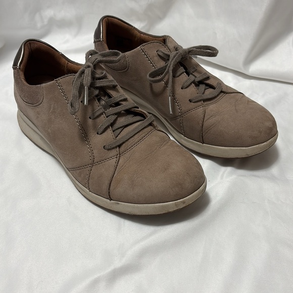 Clark’s Un Adorn Unstructured Pebble Size 7.5W (wide) Shoes - Picture 1 of 14